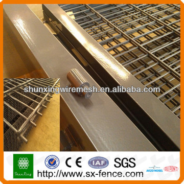 galvanized and powder coated metal gate (wire mesh)